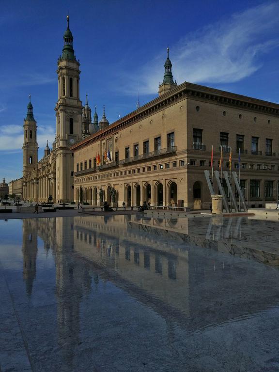 Mirador Del Ebro Appartement Zaragoza Buitenkant foto